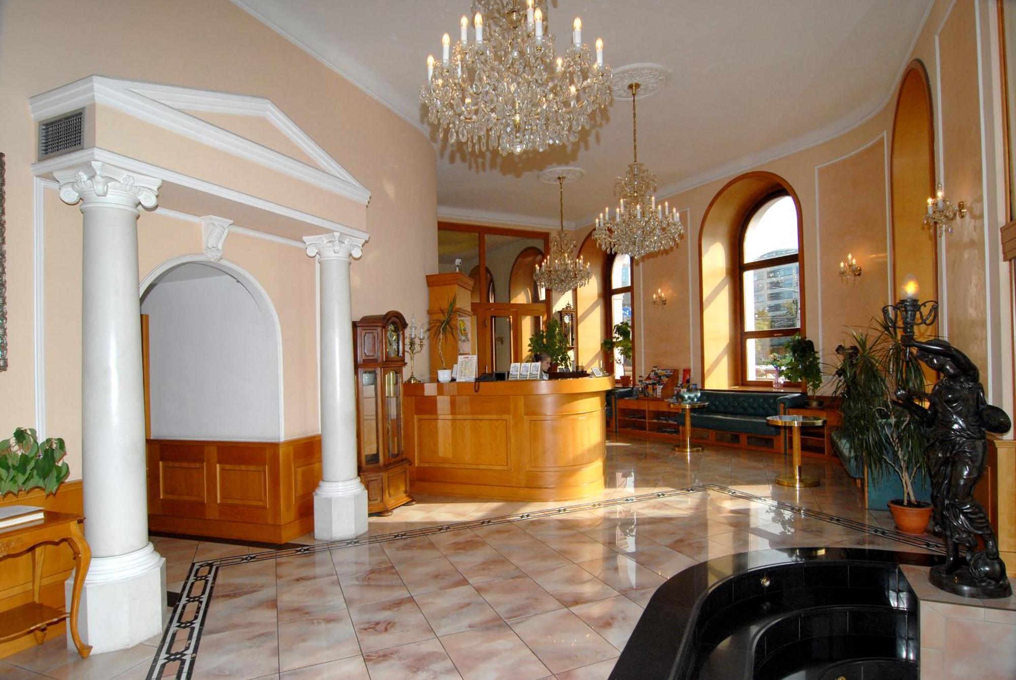 Hotel Opera Prága Kültér fotó