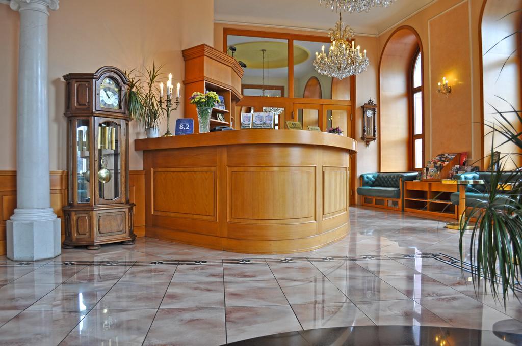 Hotel Opera Prága Kültér fotó