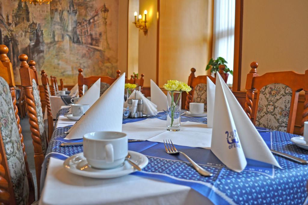 Hotel Opera Prága Kültér fotó