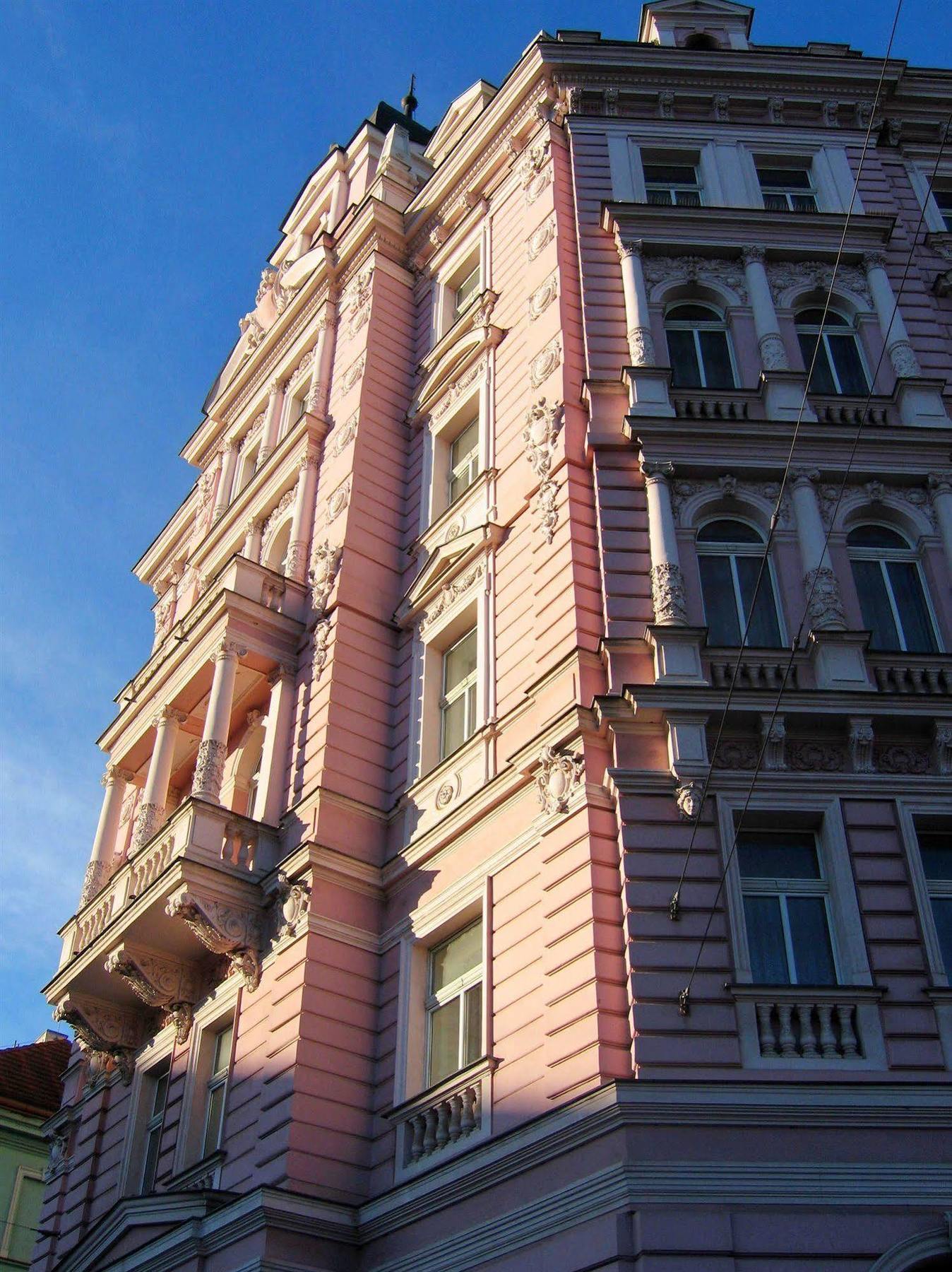 Hotel Opera Prága Kültér fotó